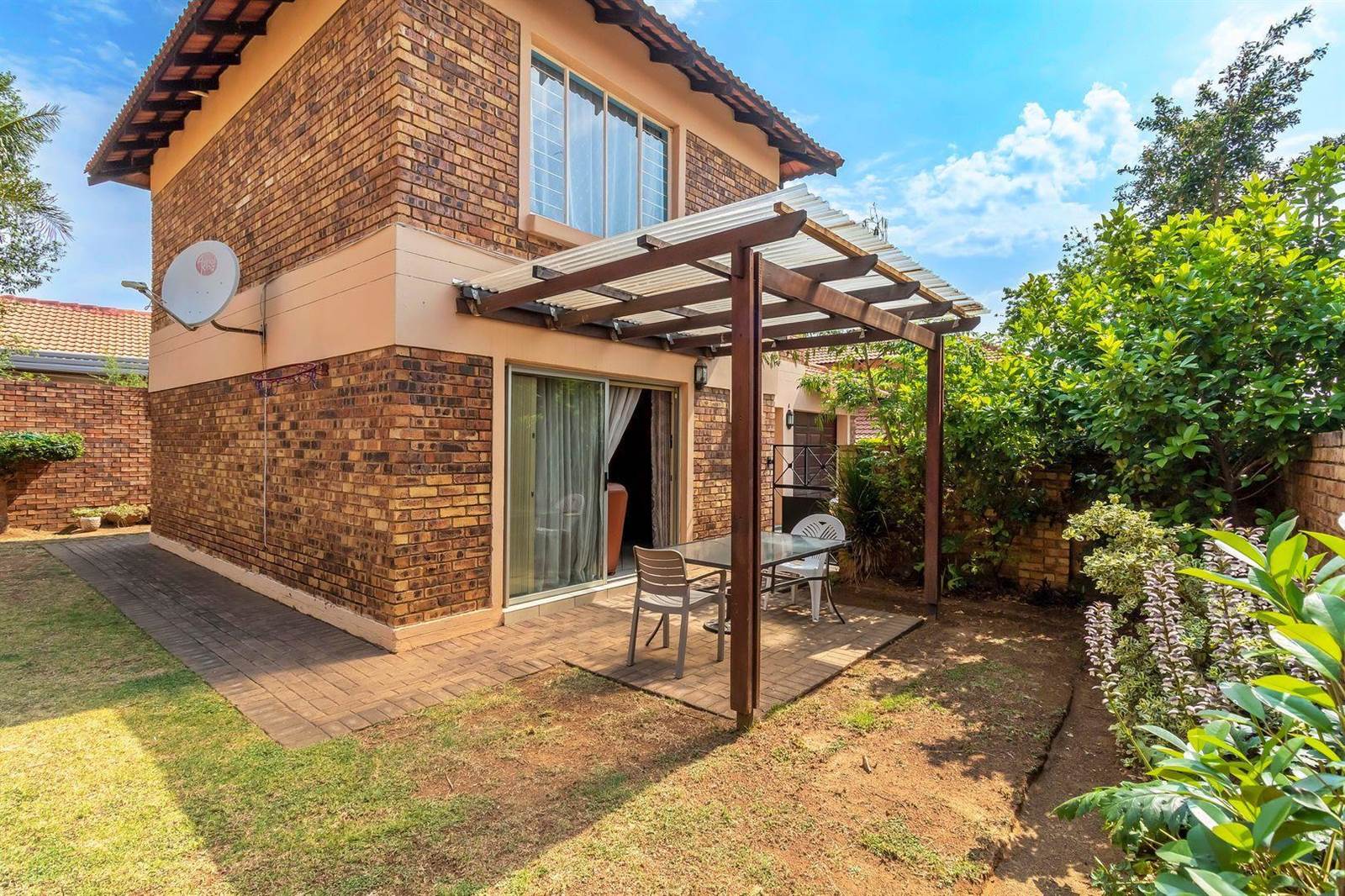 3 Bed Townhouse in Kyalami Hills photo number 15