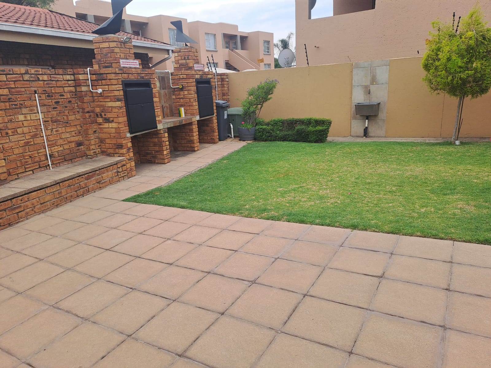 2 Bed Townhouse in Randhart photo number 3