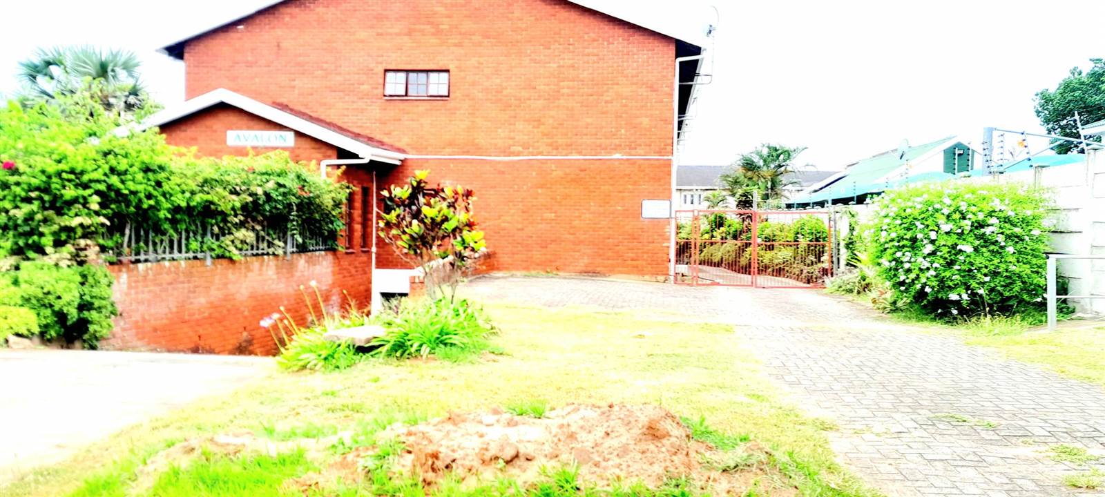 2 Bed Apartment in Scottburgh Central photo number 19