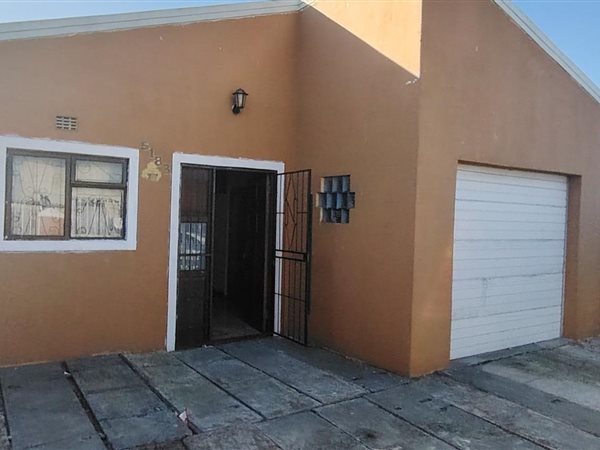 4 Bedroom House 4 Bedroom House