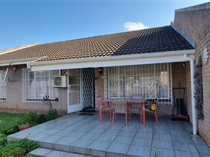 2 Bed Townhouse in Hayfields