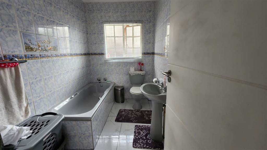 3 Bed Townhouse in Protea Park photo number 21