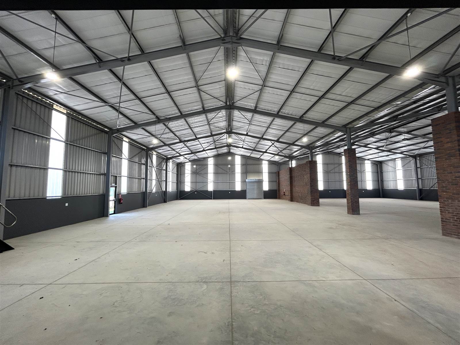 707  m² Industrial space in Shakas Head photo number 2