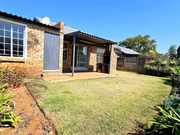 2 Bedroom Townhouse 2 Bedroom Townhouse