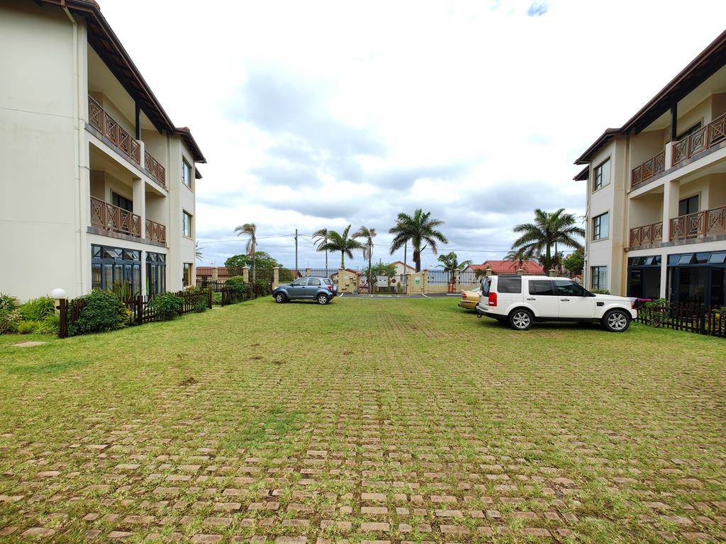 3 Bed Apartment in Uvongo photo number 30
