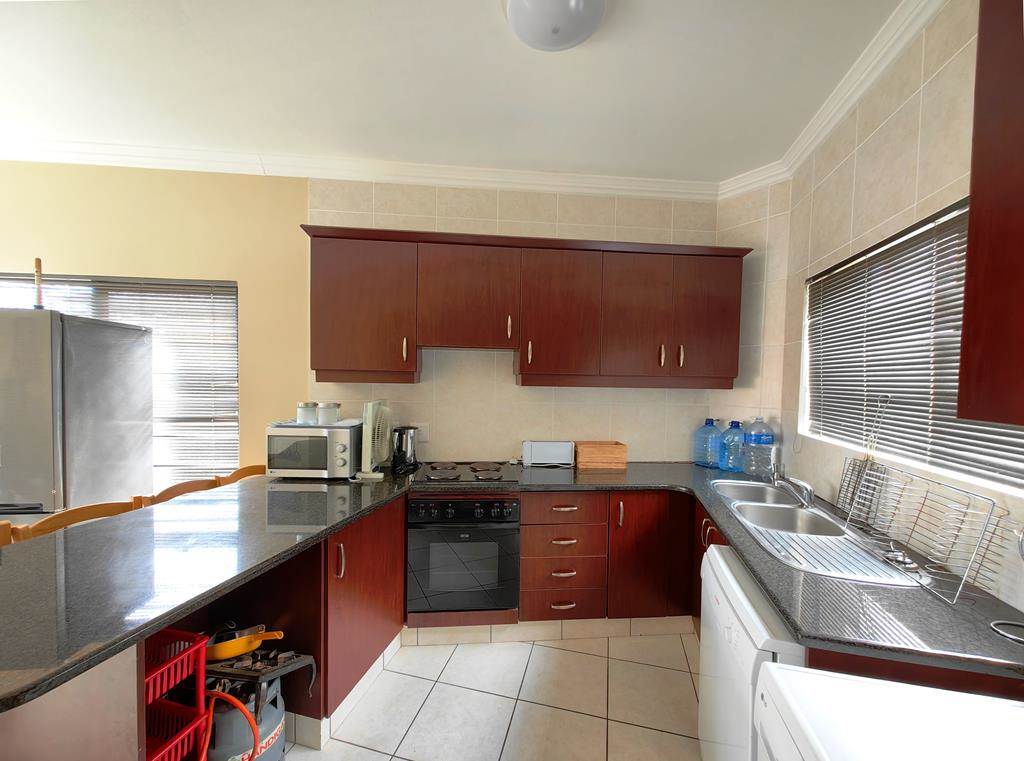 3 Bed Apartment in Uvongo photo number 23