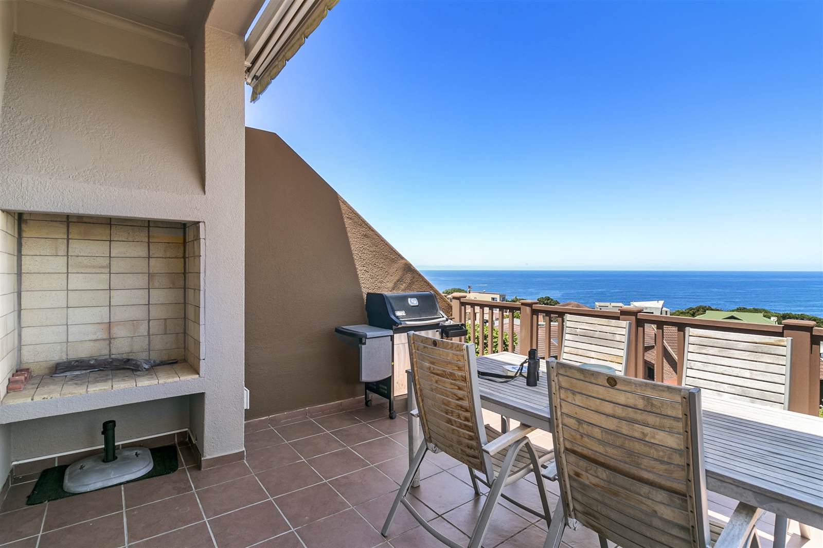 3 Bed Apartment in Brenton on Sea photo number 19