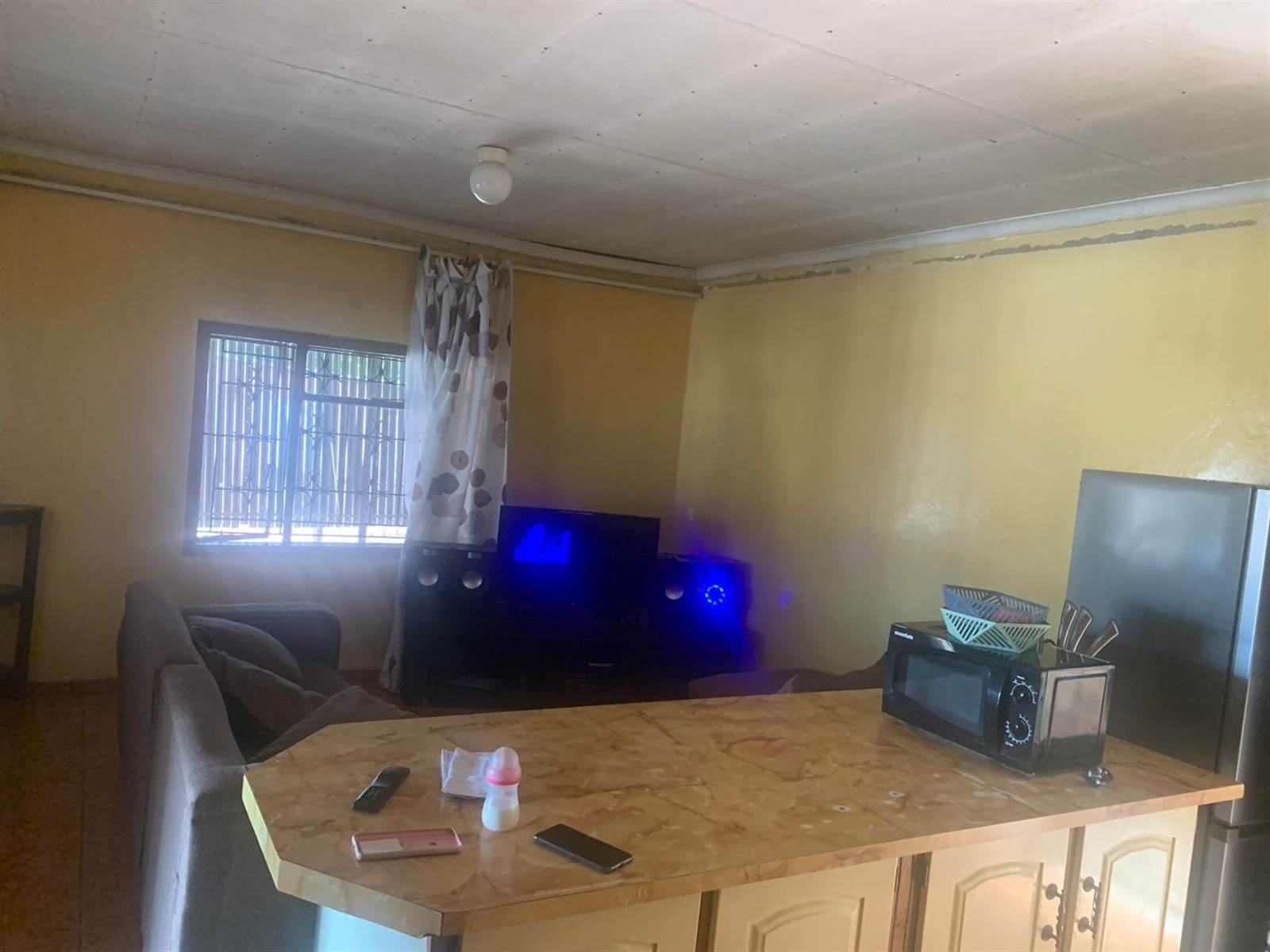 2 Bed House in Mabopane photo number 5