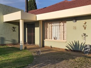 3 Bed House in Falcon Ridge