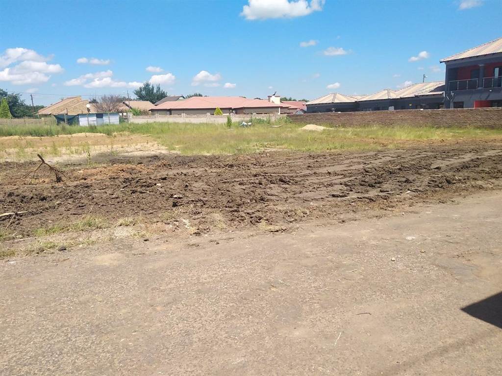1200 m² Land available in Erasmus photo number 3