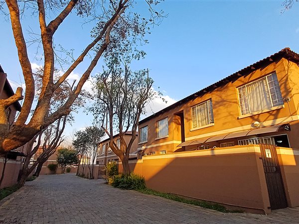 2 Bedroom Townhouse 2 Bedroom Townhouse