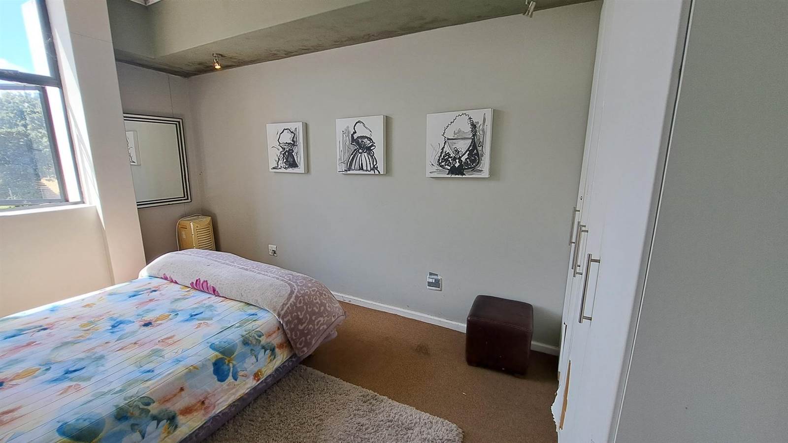 2 Bed Apartment in Knysna Central photo number 8