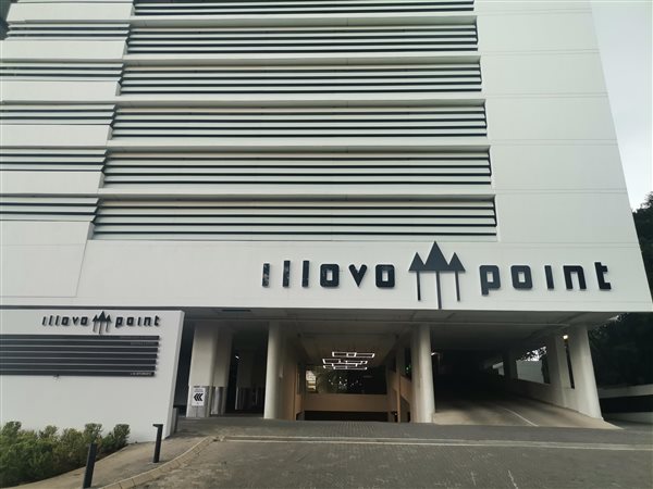293  m² Commercial space in Illovo