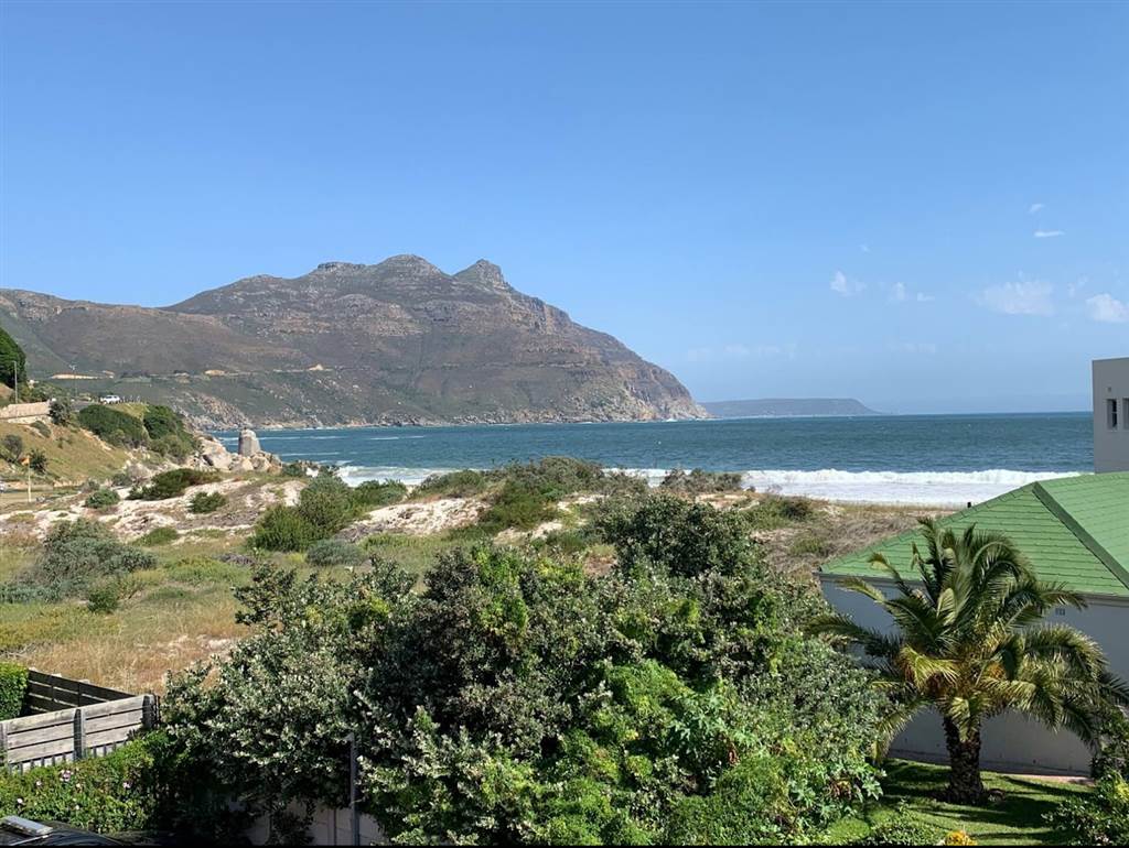 2 Bed Apartment in Hout Bay and surrounds photo number 5