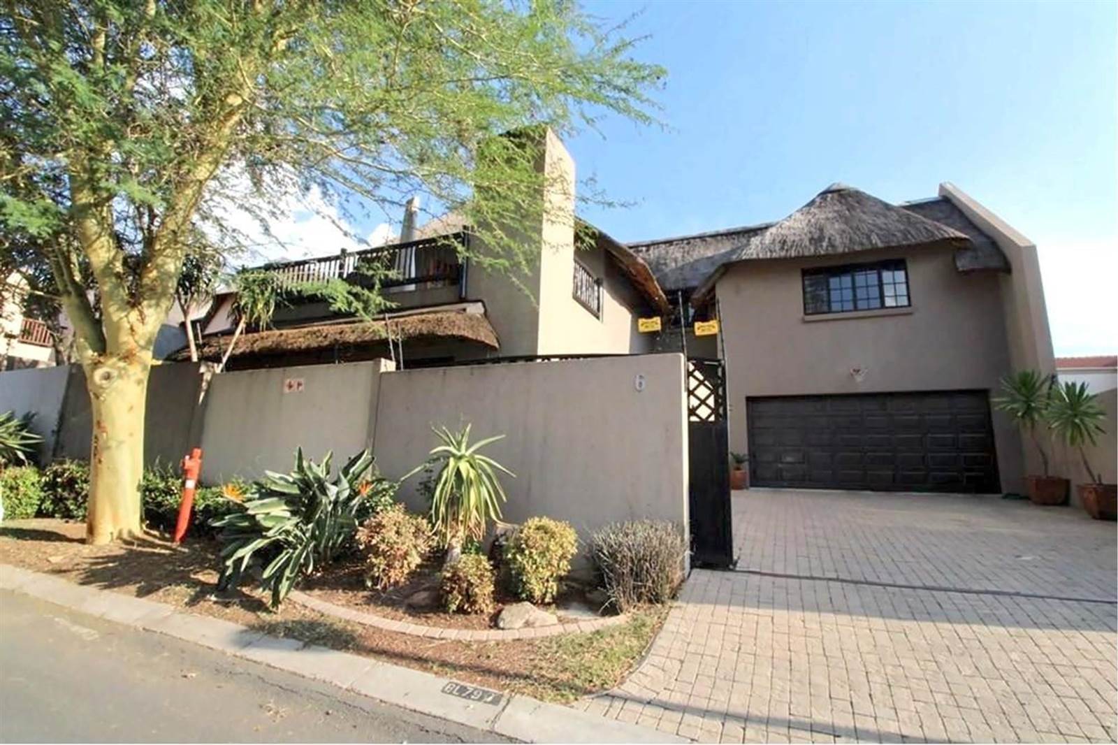 4 Bed Townhouse in Douglasdale photo number 1