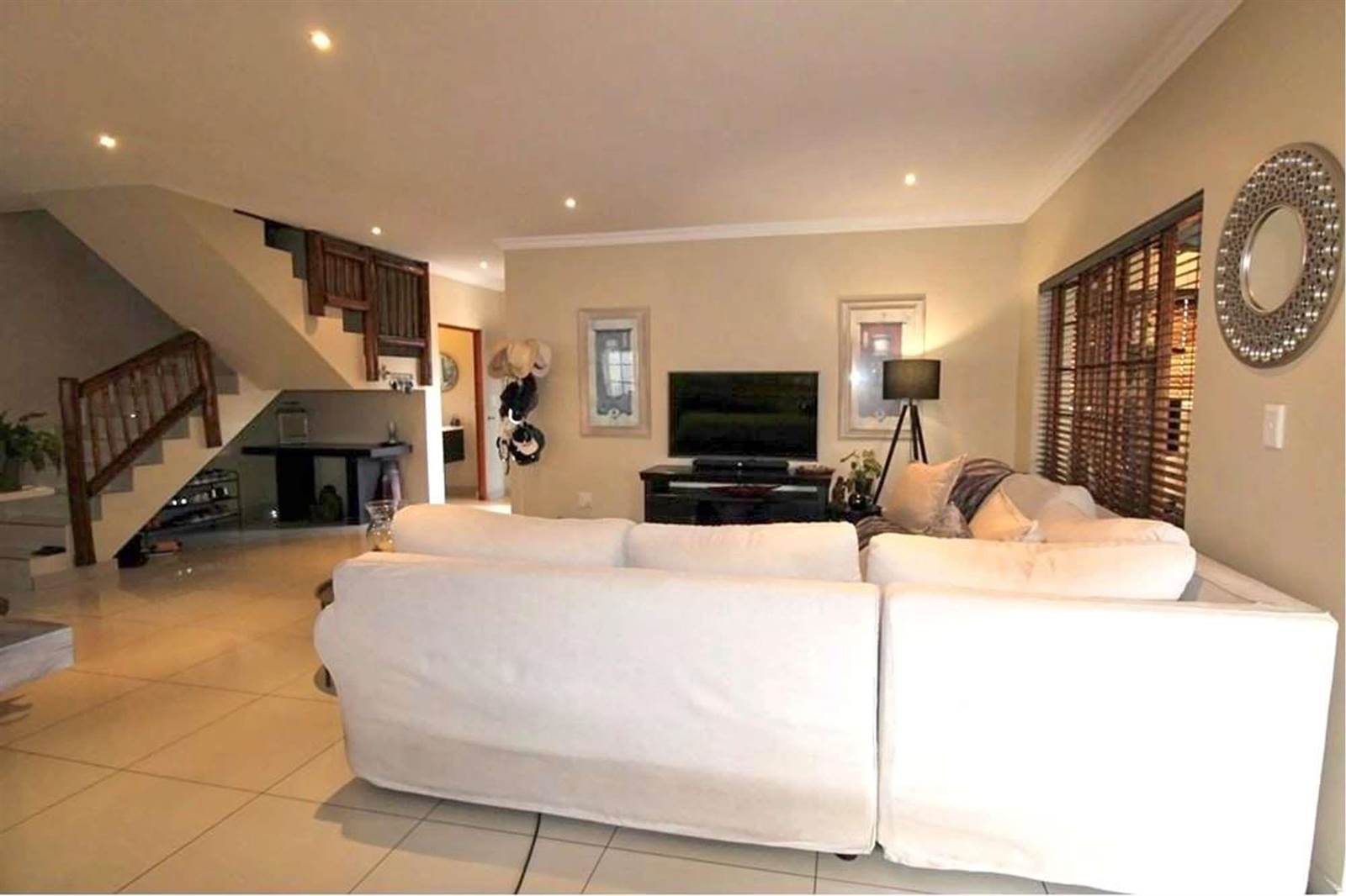 4 Bed Townhouse in Douglasdale photo number 5