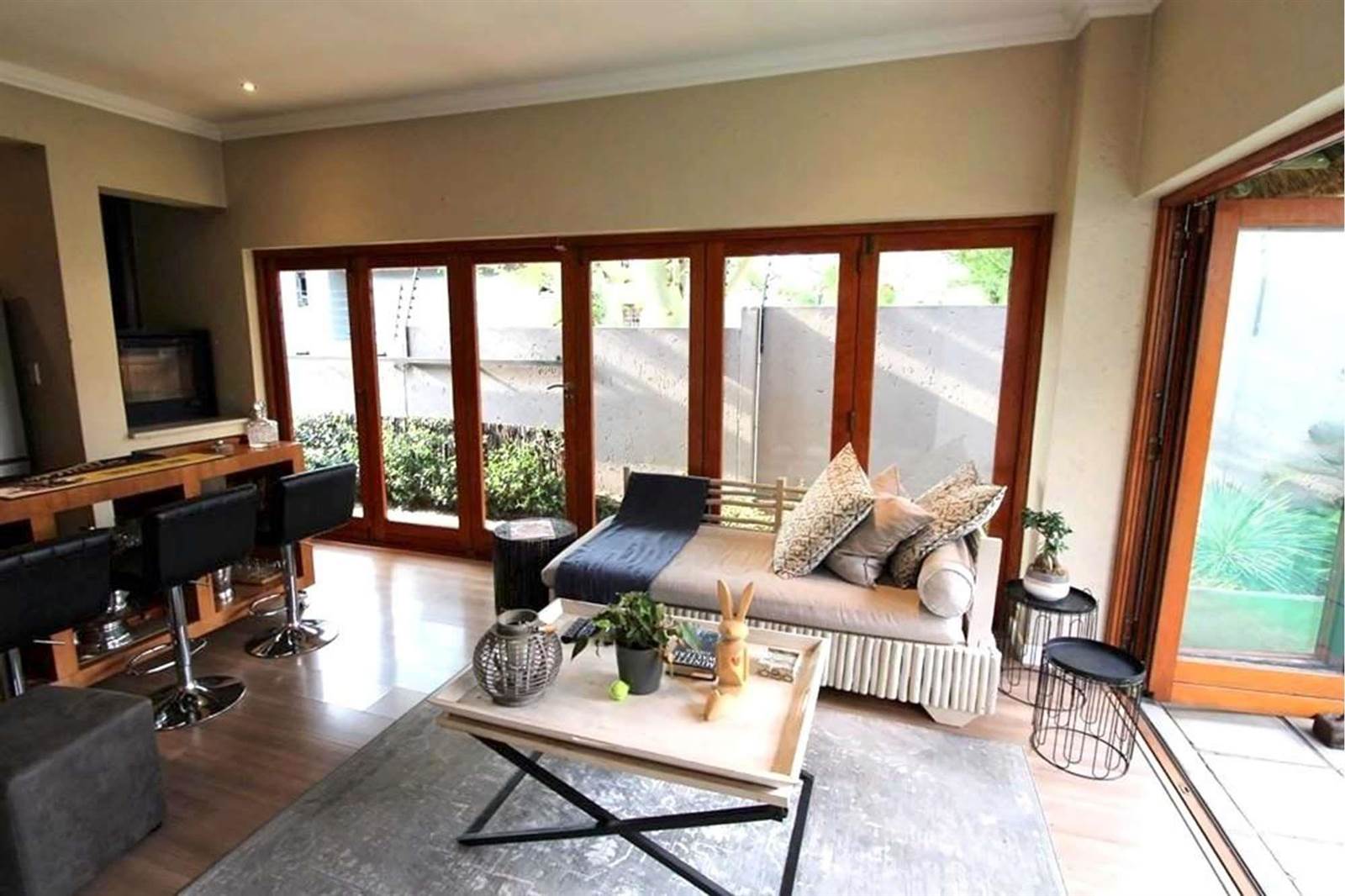 4 Bed Townhouse in Douglasdale photo number 6