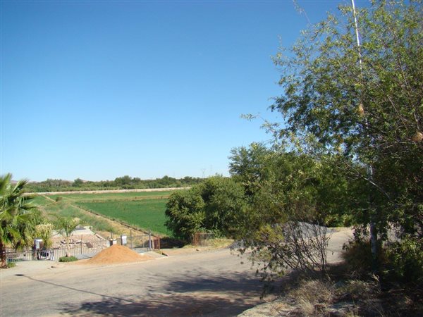 1 284 m² Land