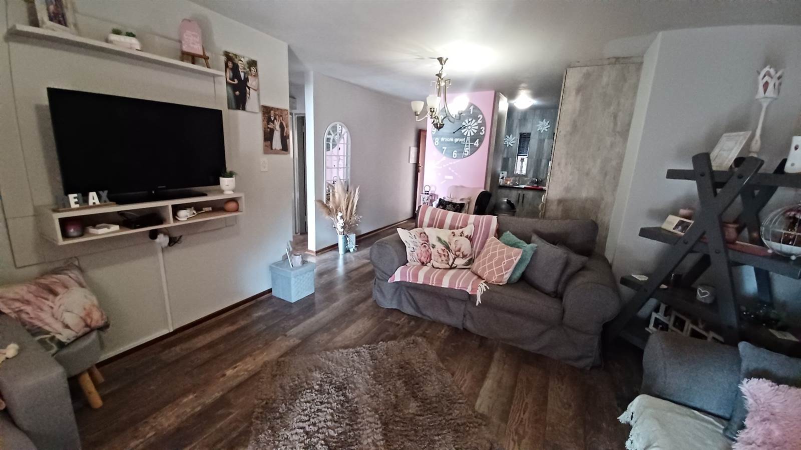2 Bed Townhouse in Doornpoort and surrounds photo number 5