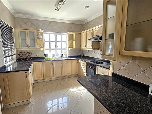 4 Bedroom Townhouse 4 Bedroom Townhouse
