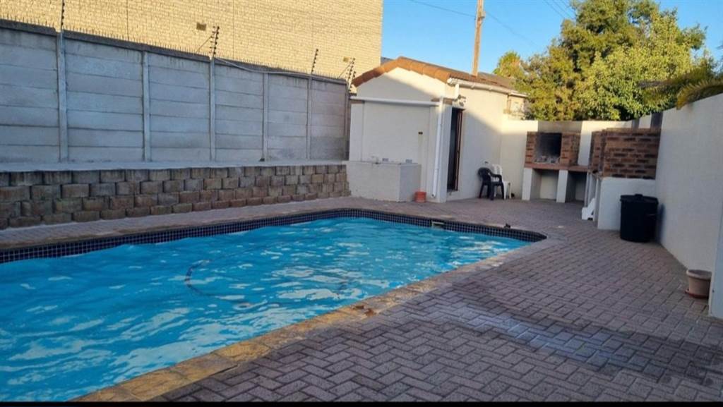1 Bed Apartment in Parow North photo number 18