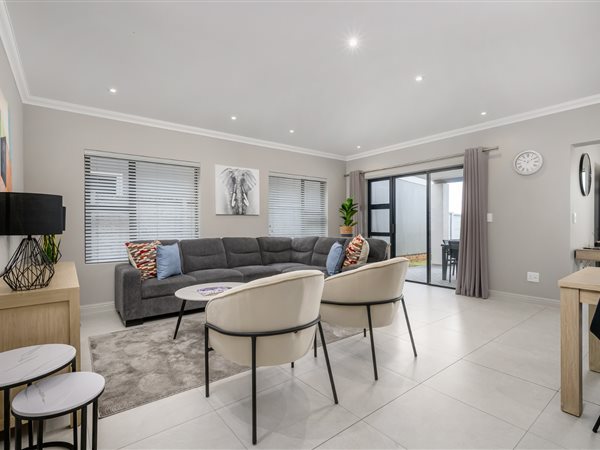 3 Bedroom Townhouse 3 Bedroom Townhouse