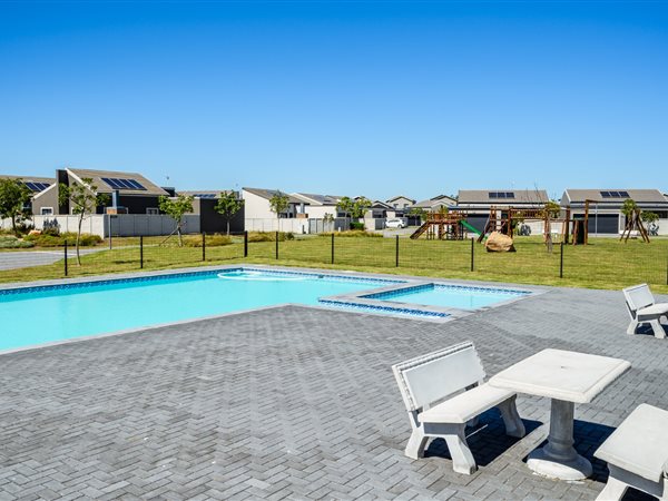 3 Bedroom Townhouse 3 Bedroom Townhouse