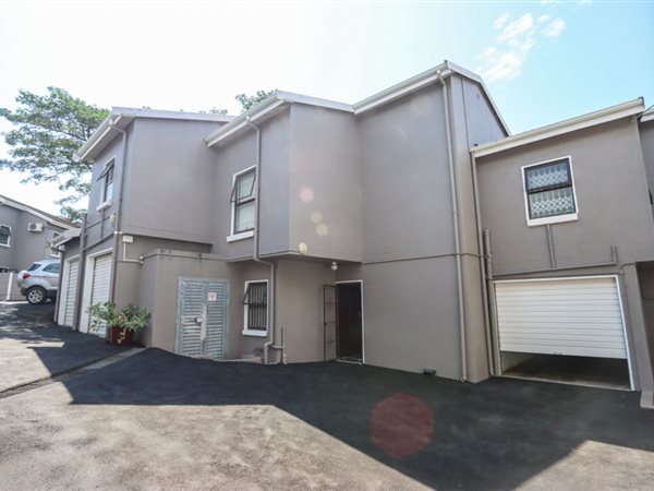 3 Bedroom Townhouse 3 Bedroom Townhouse