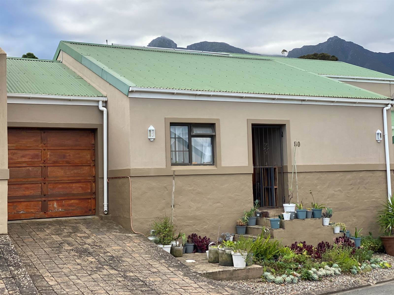 2 Bed Townhouse in Swellendam photo number 24
