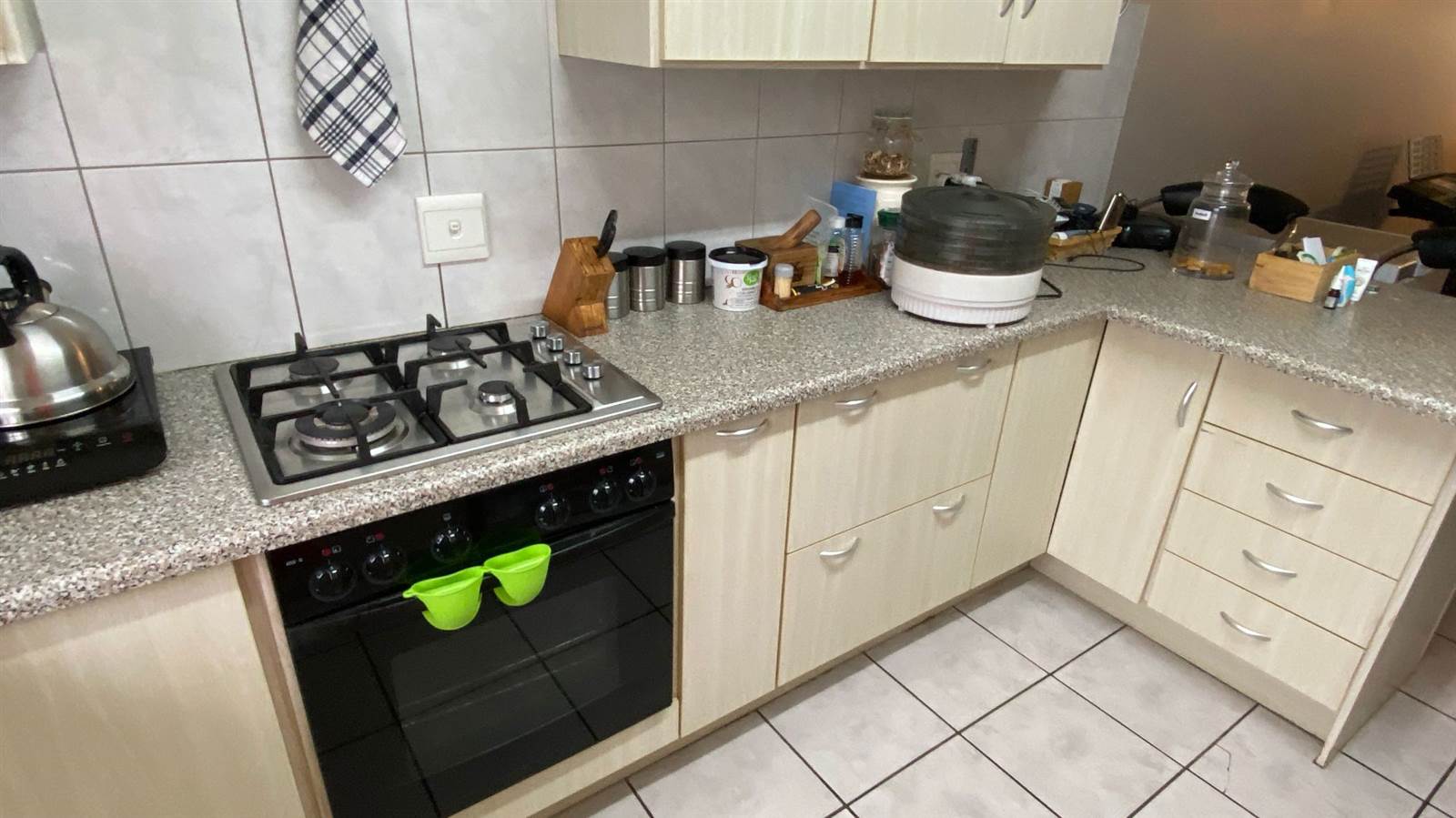 2 Bed Townhouse in Swellendam photo number 13