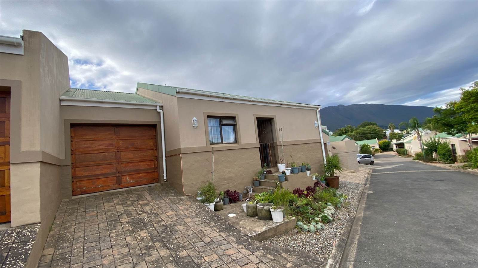 2 Bed Townhouse in Swellendam photo number 2