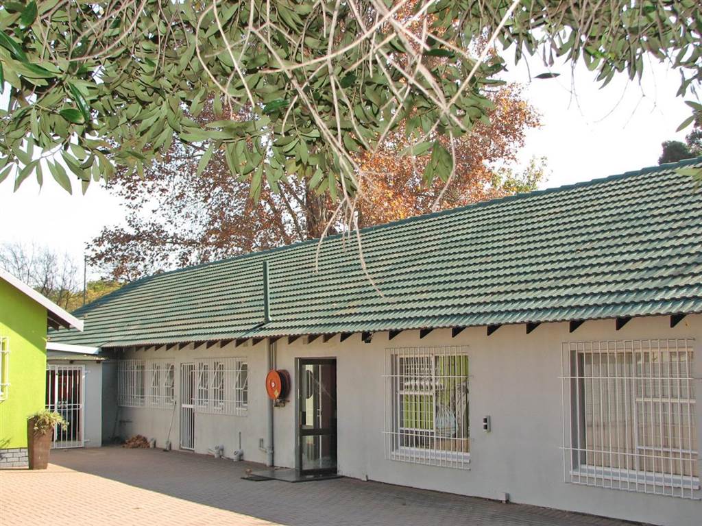 468  m² Commercial space in Woodmead photo number 1