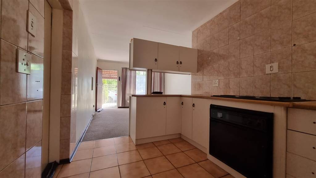 2 Bed Townhouse in Vredefort photo number 13