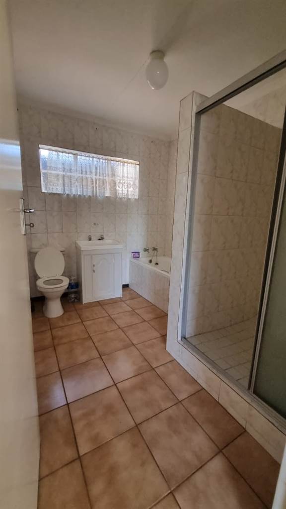 2 Bed Townhouse in Vredefort photo number 11