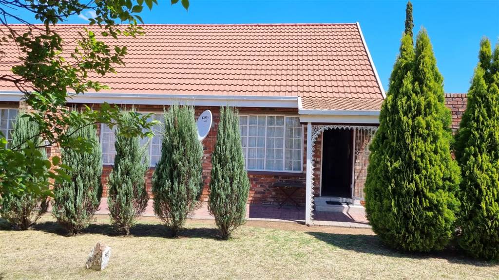 2 Bed Townhouse in Vredefort photo number 1