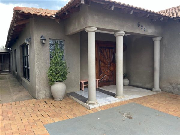 5 Bed House in Leondale