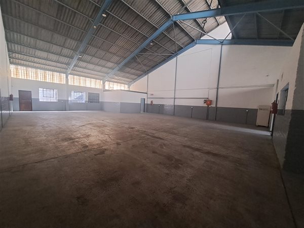 343  m² Industrial space