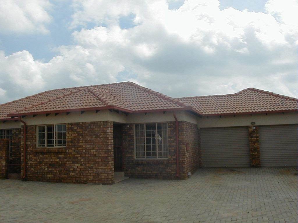3 Bed Townhouse in Highveld photo number 26