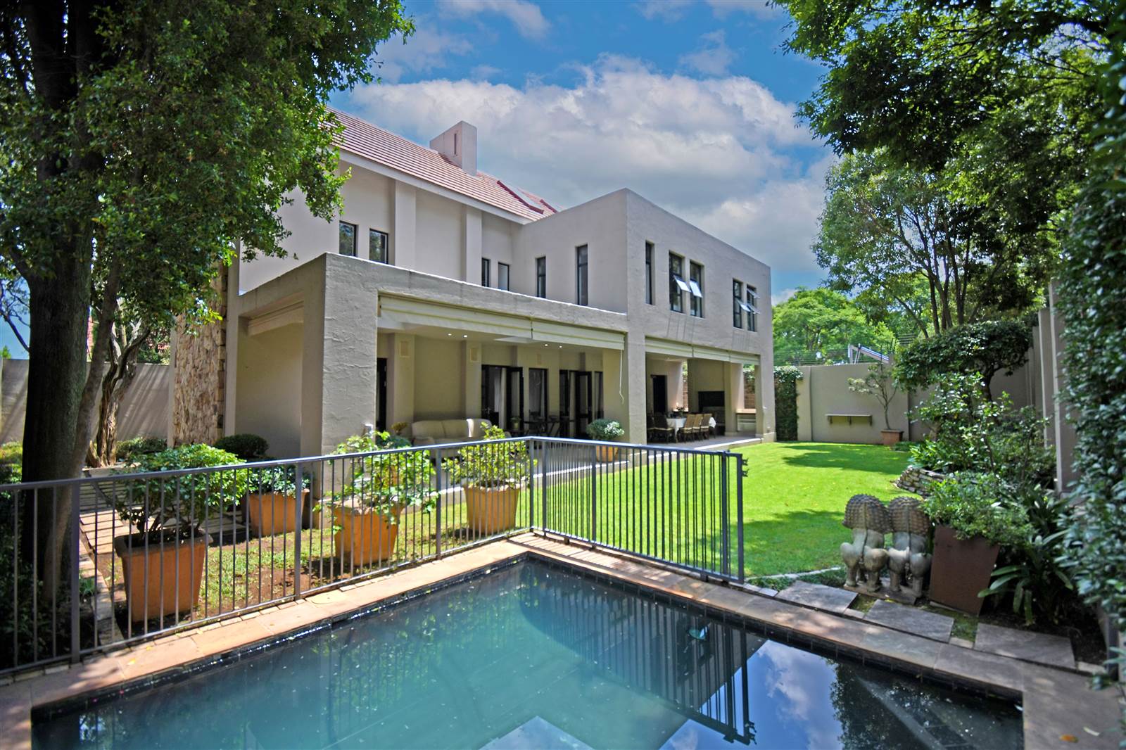 3 Bed House in Saxonwold photo number 1