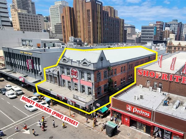 1 104 m² Commercial space 1 104 m² Commercial space