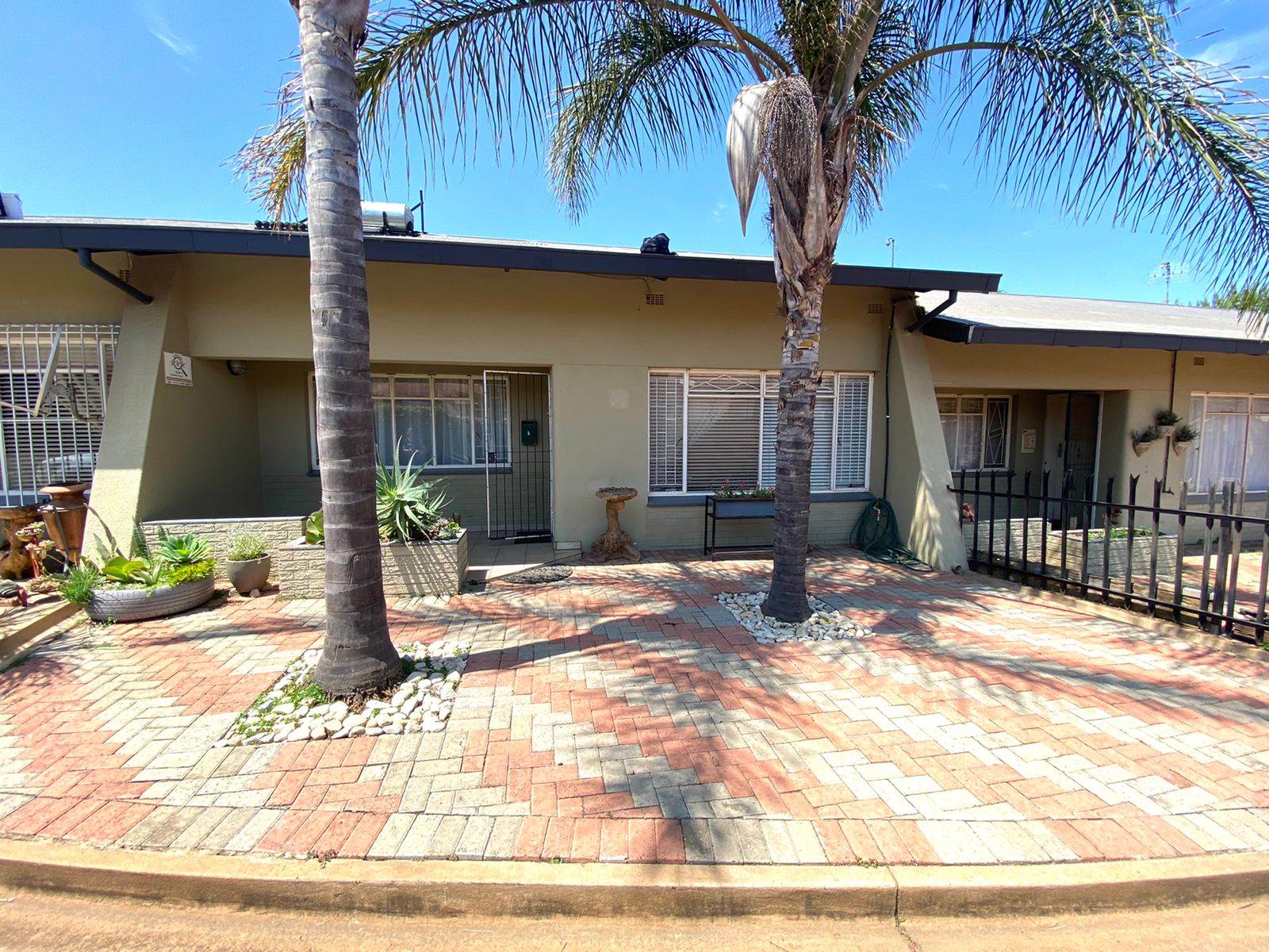 1 Bed Townhouse in Lydenburg photo number 2