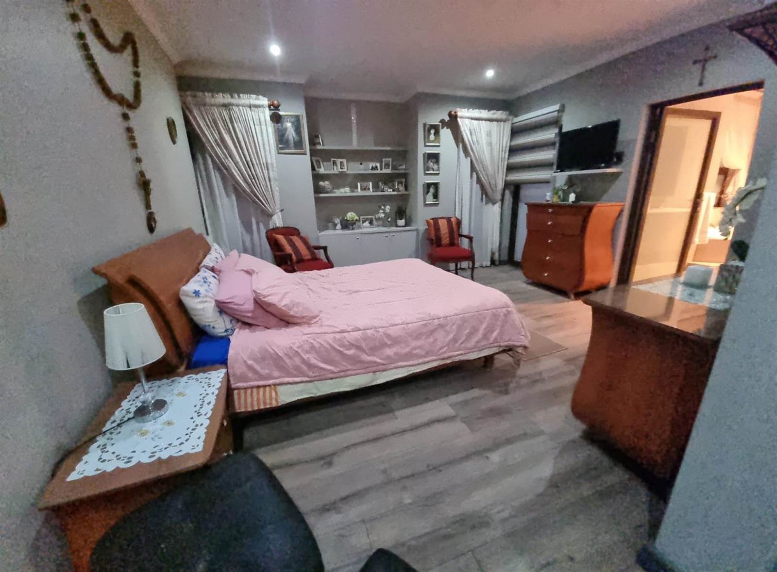 4 Bed House in Zwartkop Golf Estate photo number 29