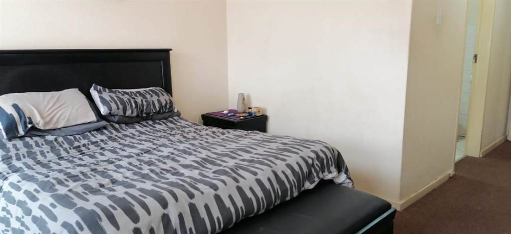3 Bed Apartment in Pretoria North photo number 9