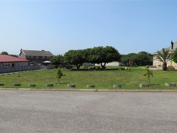 757 m² Land