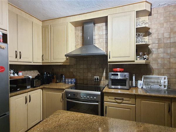 3 Bedroom Duplex 3 Bedroom Duplex