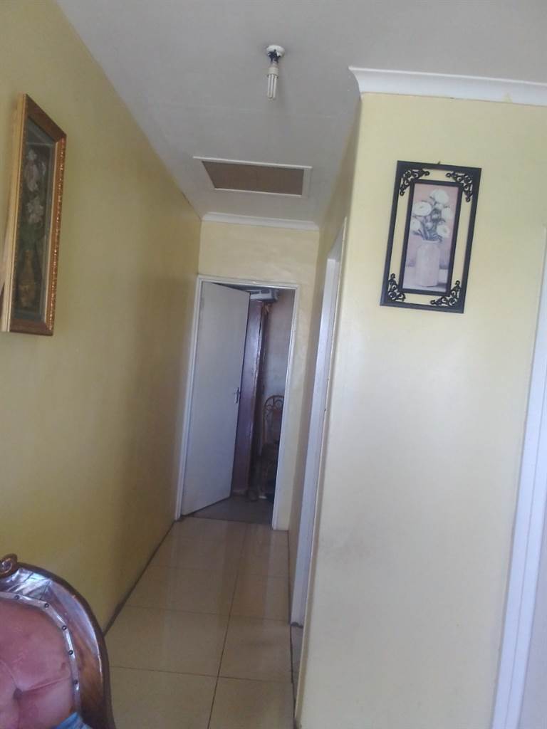2 Bed House in Nyanga photo number 6