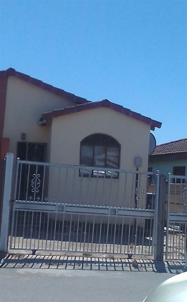 2 Bed House in Nyanga photo number 1