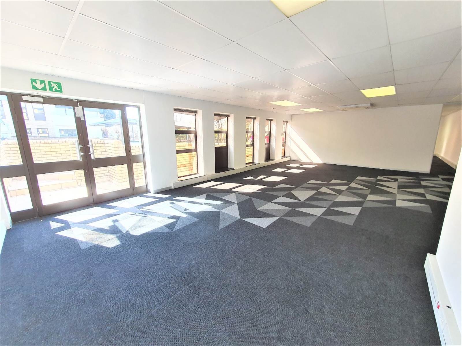 210  m² Office Space in Bryanston photo number 1