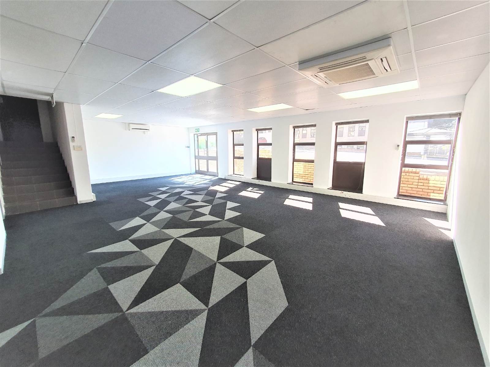 210  m² Office Space in Bryanston photo number 7
