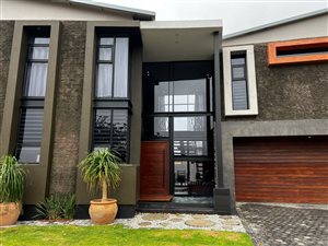 House in Thornhill